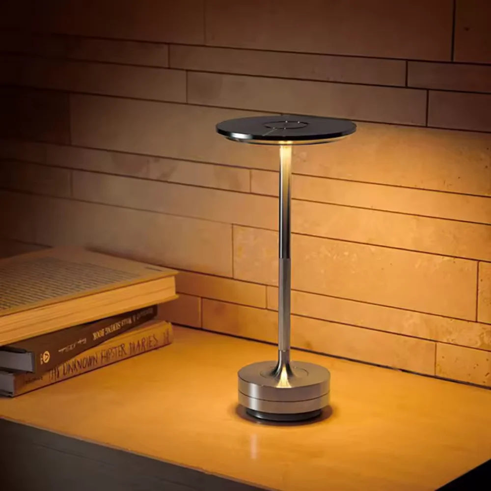 Aura – bezprzewodowa lampa stołowa z regulowanym światłem 3