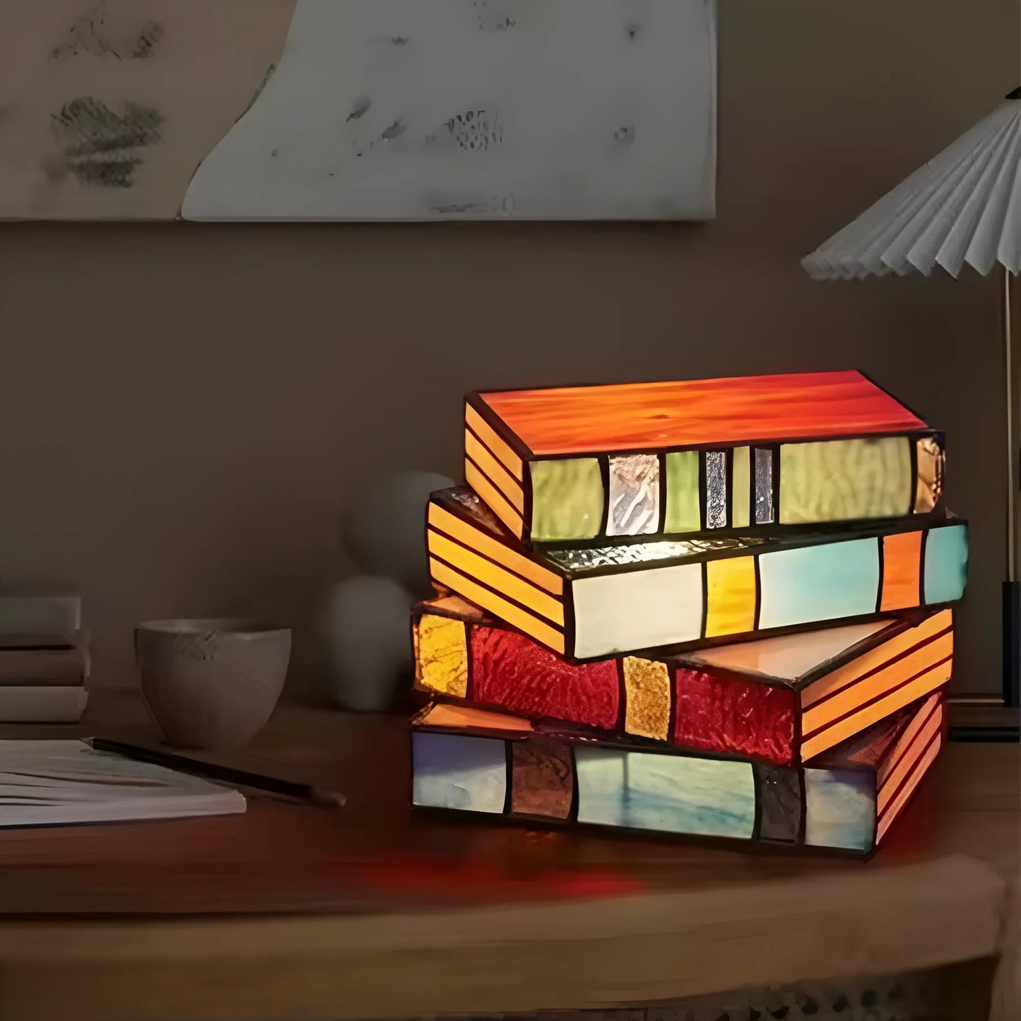 BookGlow – Lampa stołowa w kształcie mozaiki z układanymi książkami 3