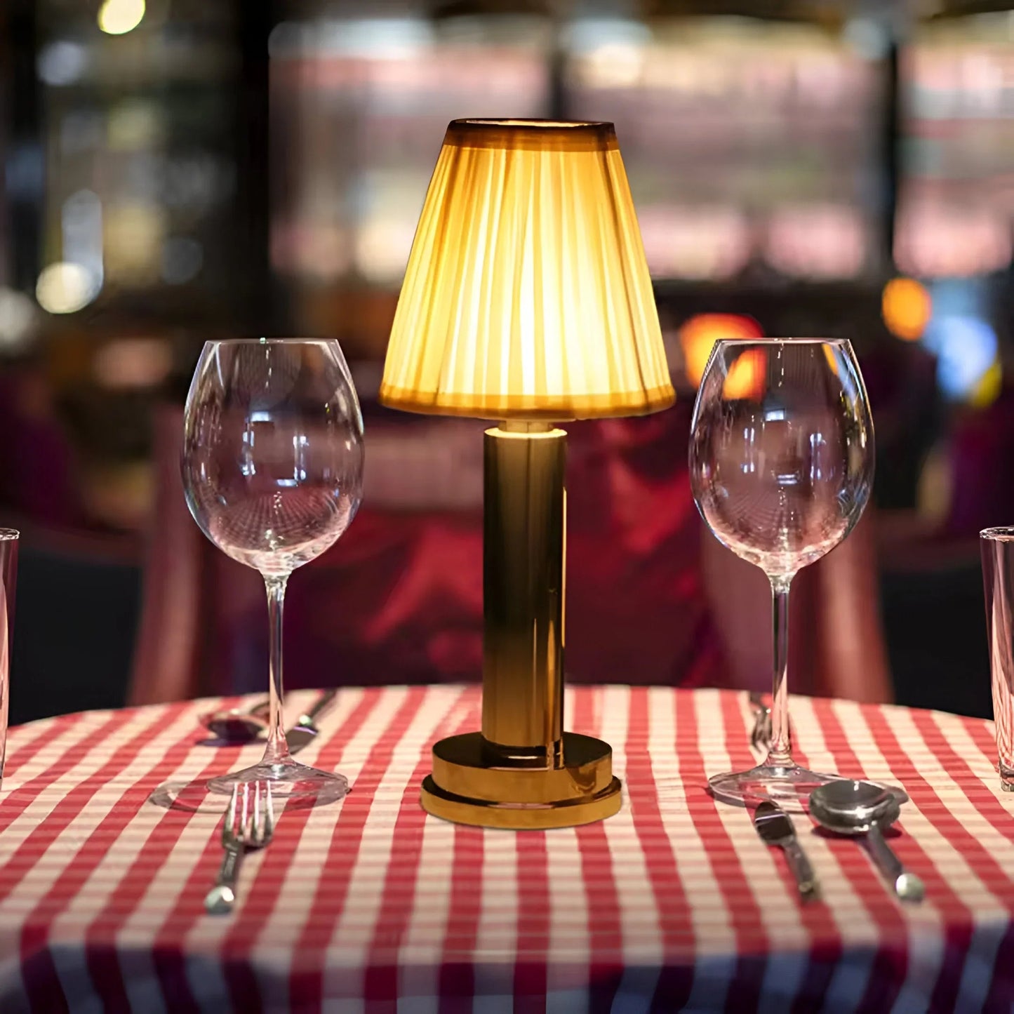 CozyGlow – bezprzewodowa lampa stołowa z jedwabiu 3