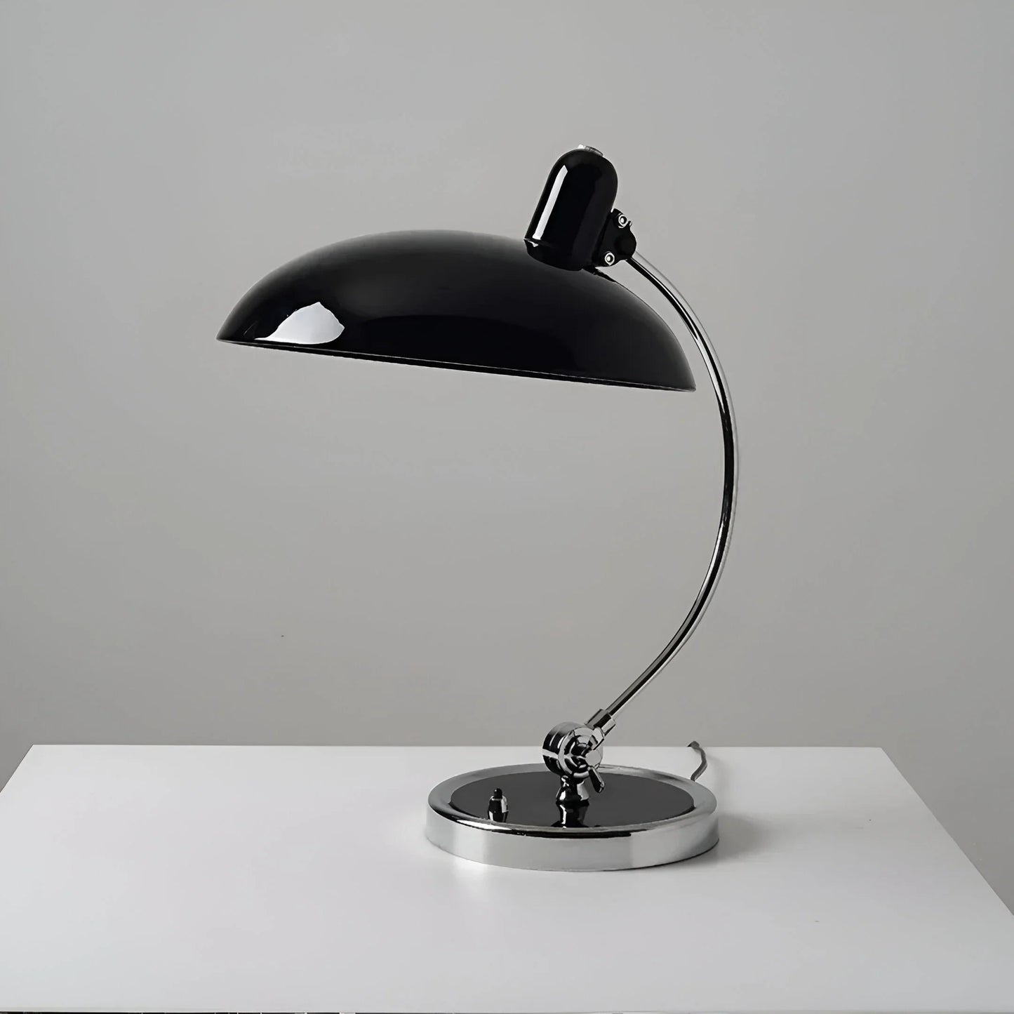 ForgeGlow – Lampa stołowa z kutego żelaza w stylu vintage 0