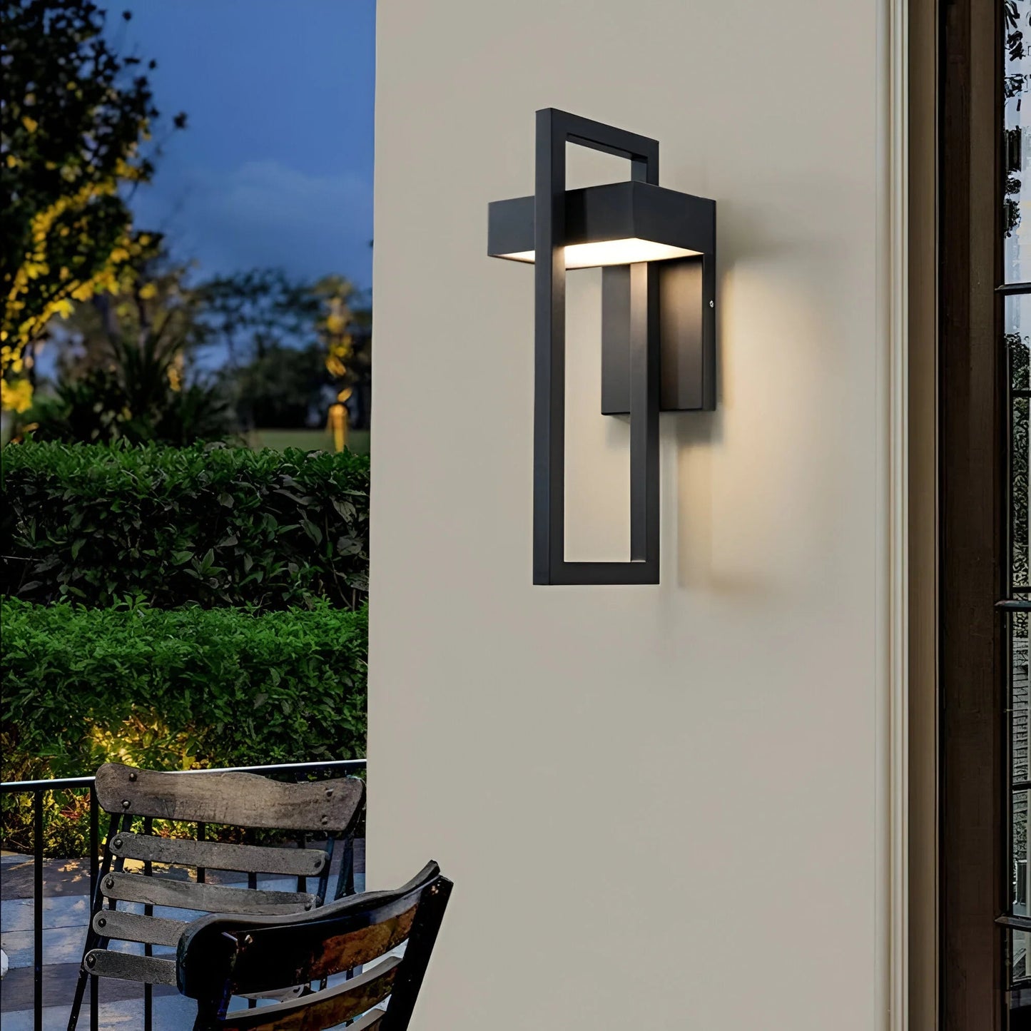 GlowCraft – Odporna na warunki atmosferyczne zewnętrzna lampa ścienna 2