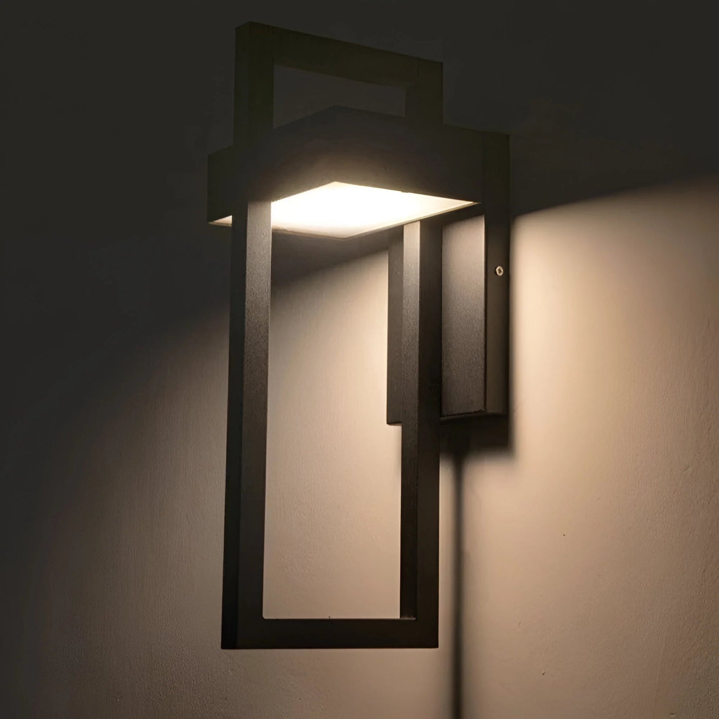 GlowCraft – Odporna na warunki atmosferyczne zewnętrzna lampa ścienna 3