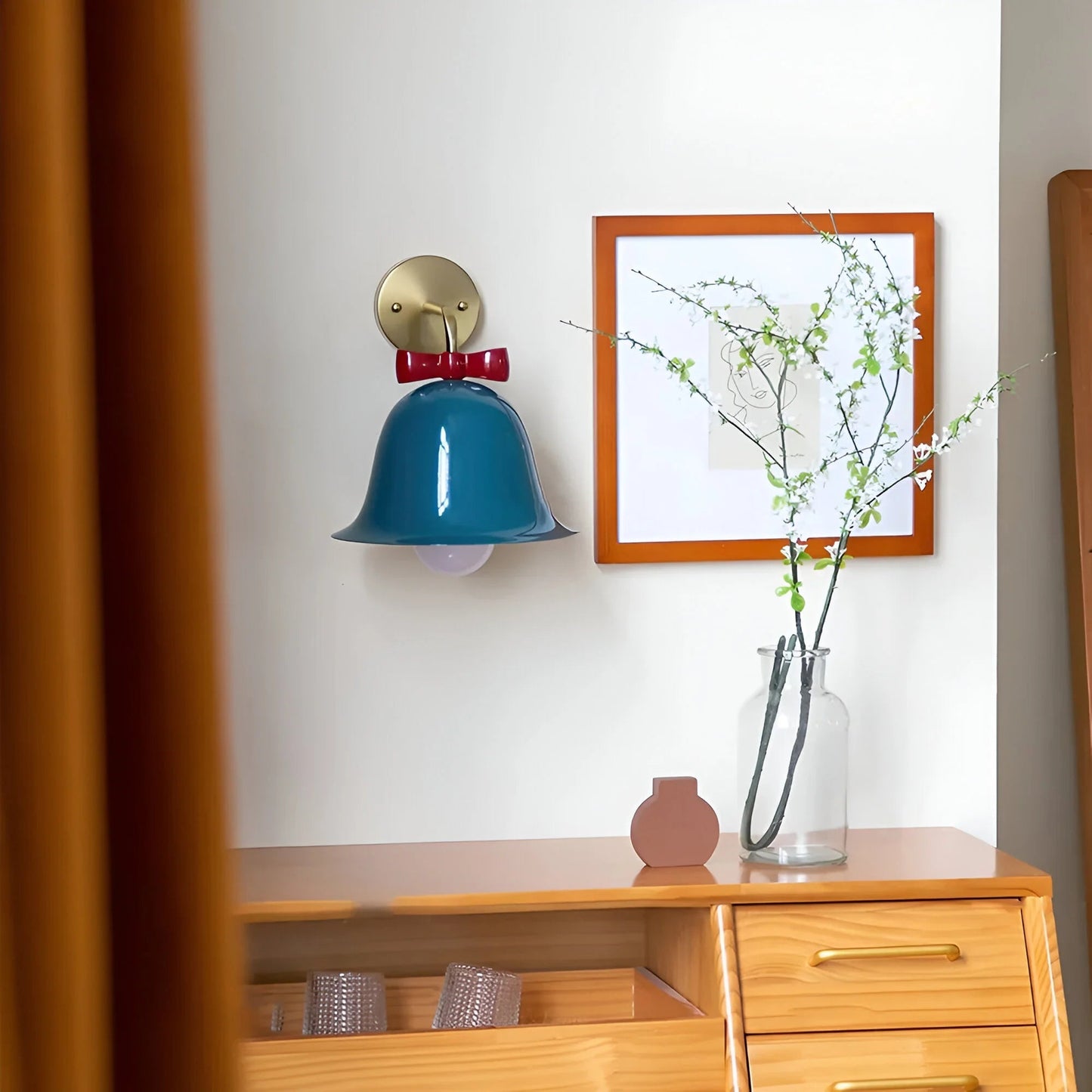 LumiBell – Lampa ścienna Bow Bell 8