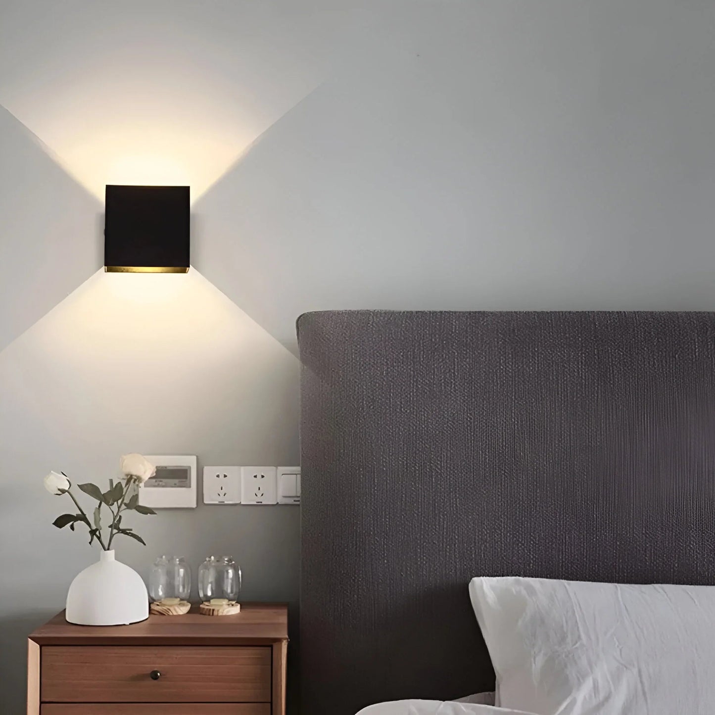 LumiCube – Minimalistyczna lampa ścienna w kształcie kostki 1