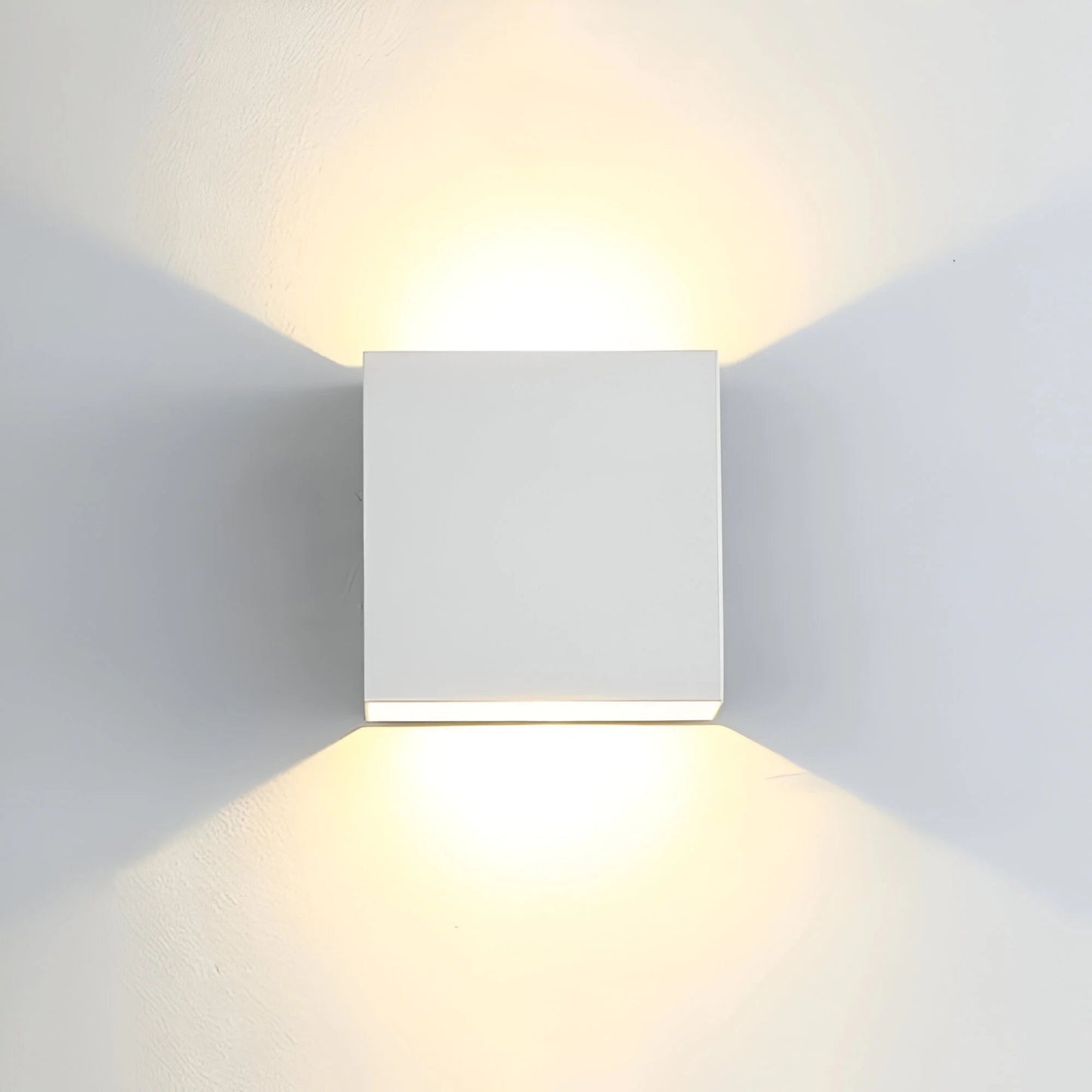 LumiCube – Minimalistyczna lampa ścienna w kształcie kostki 2