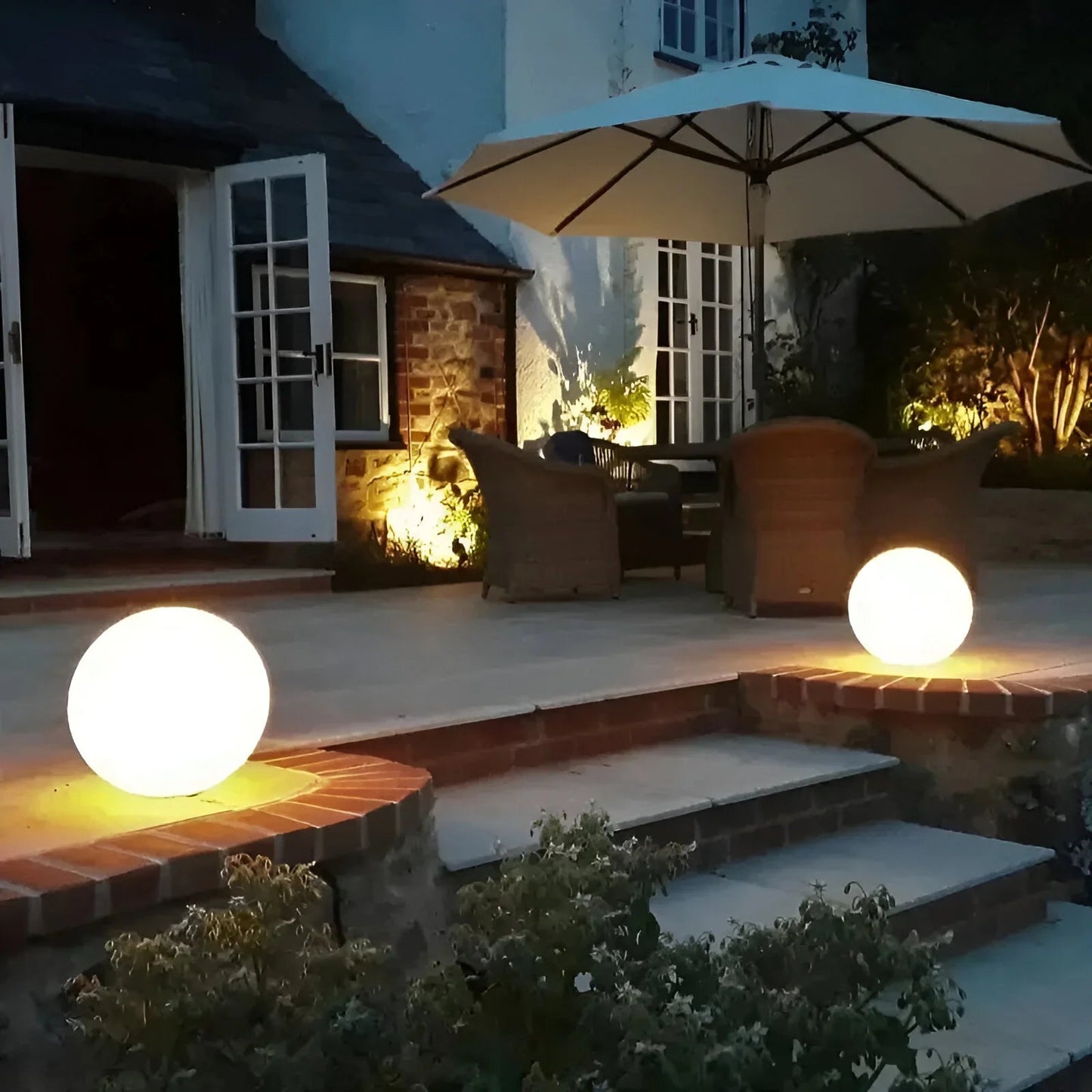 LumiGlobe – Odporna na warunki atmosferyczne lampa ogrodowa 2