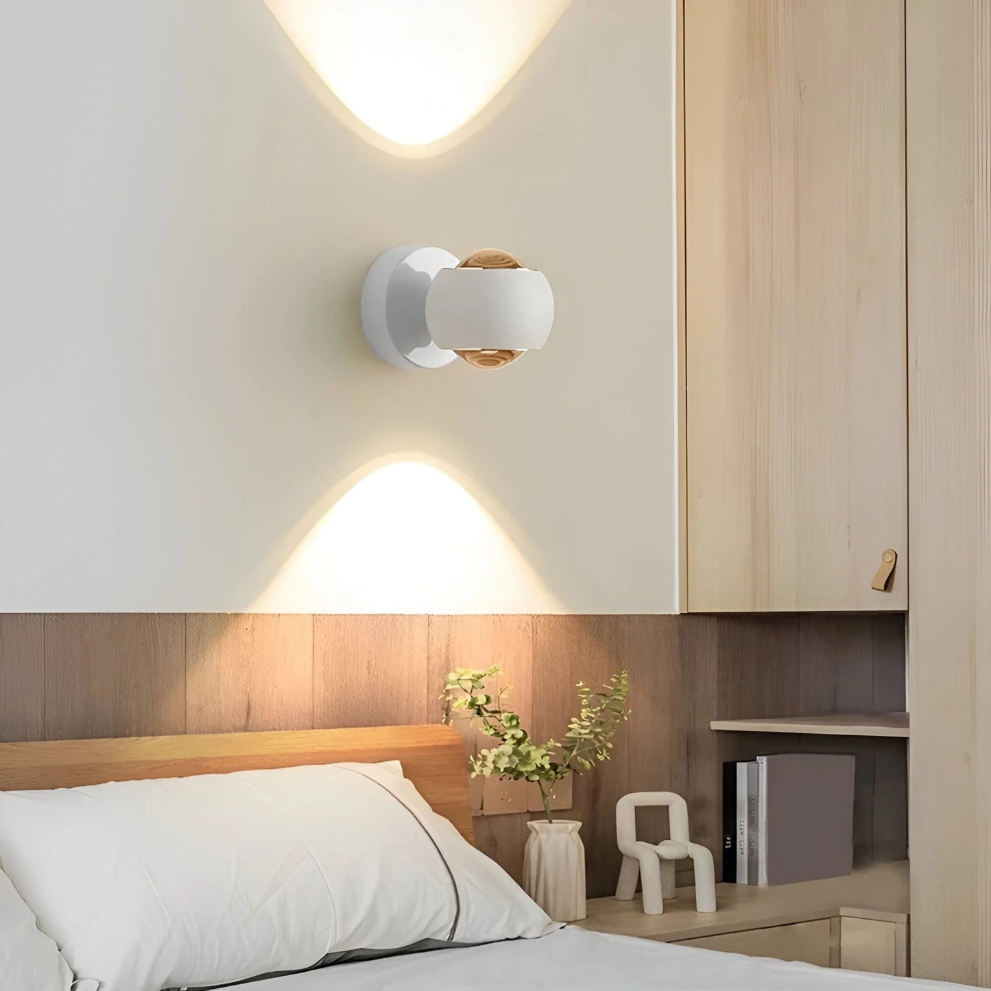 LumiTurn – Regulowana lampa ścienna LED 180° 1