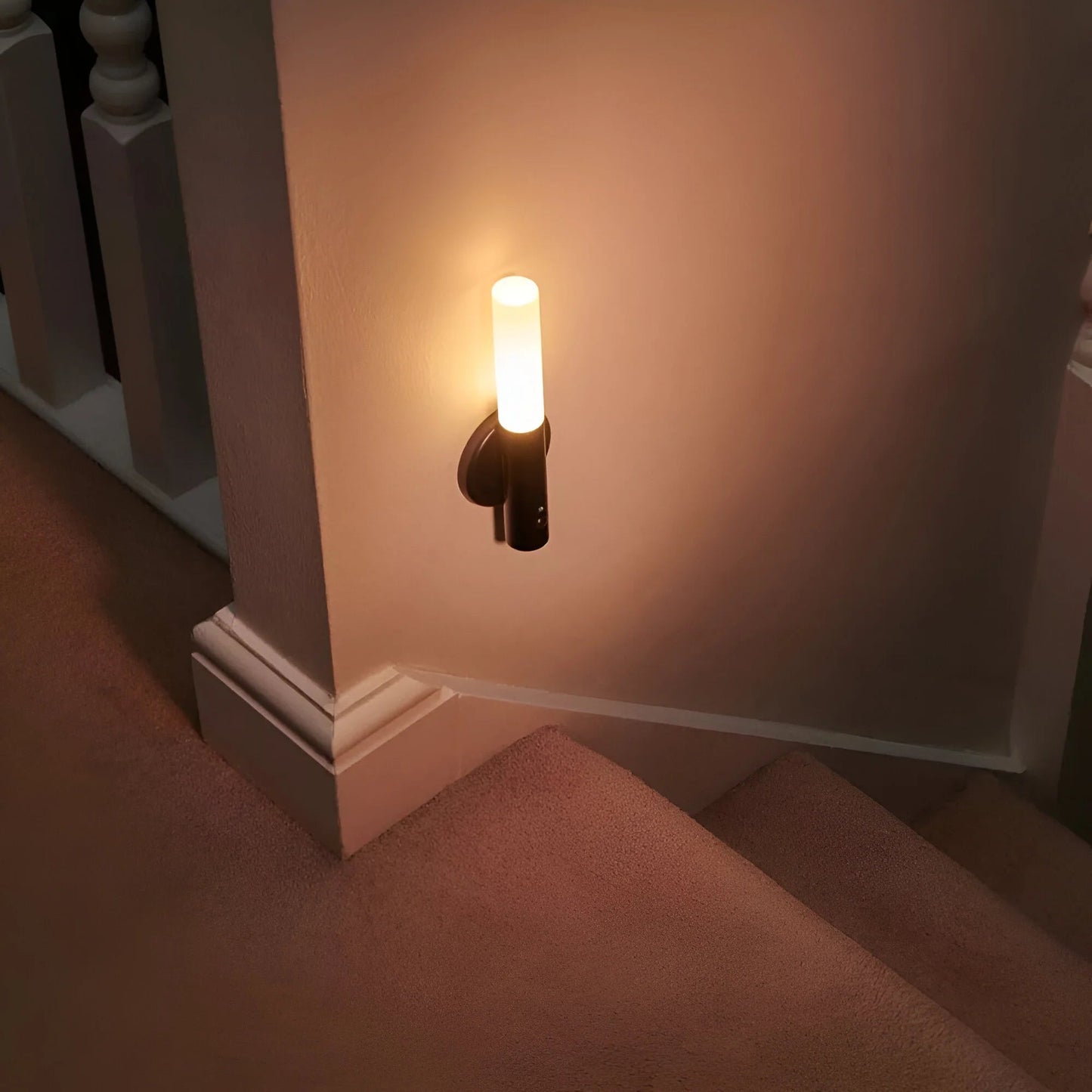 LumoGlow – Magnetyczna lampa ścienna z czujnikiem ruchu 3