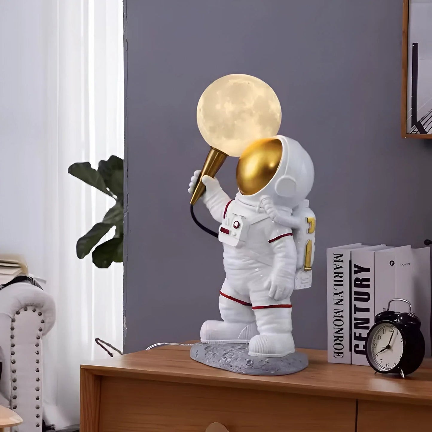 LunarGlow – Pływająca lampa stołowa z motywem astronauty 4