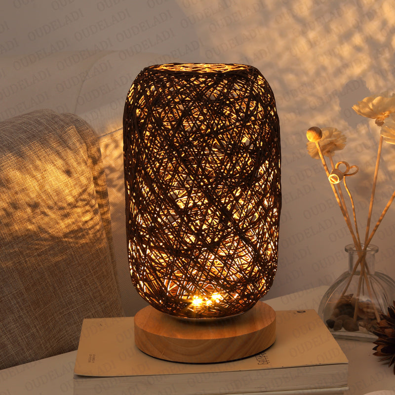 RayaGlow – ręcznie robiona lampa stołowa z rattanu 0