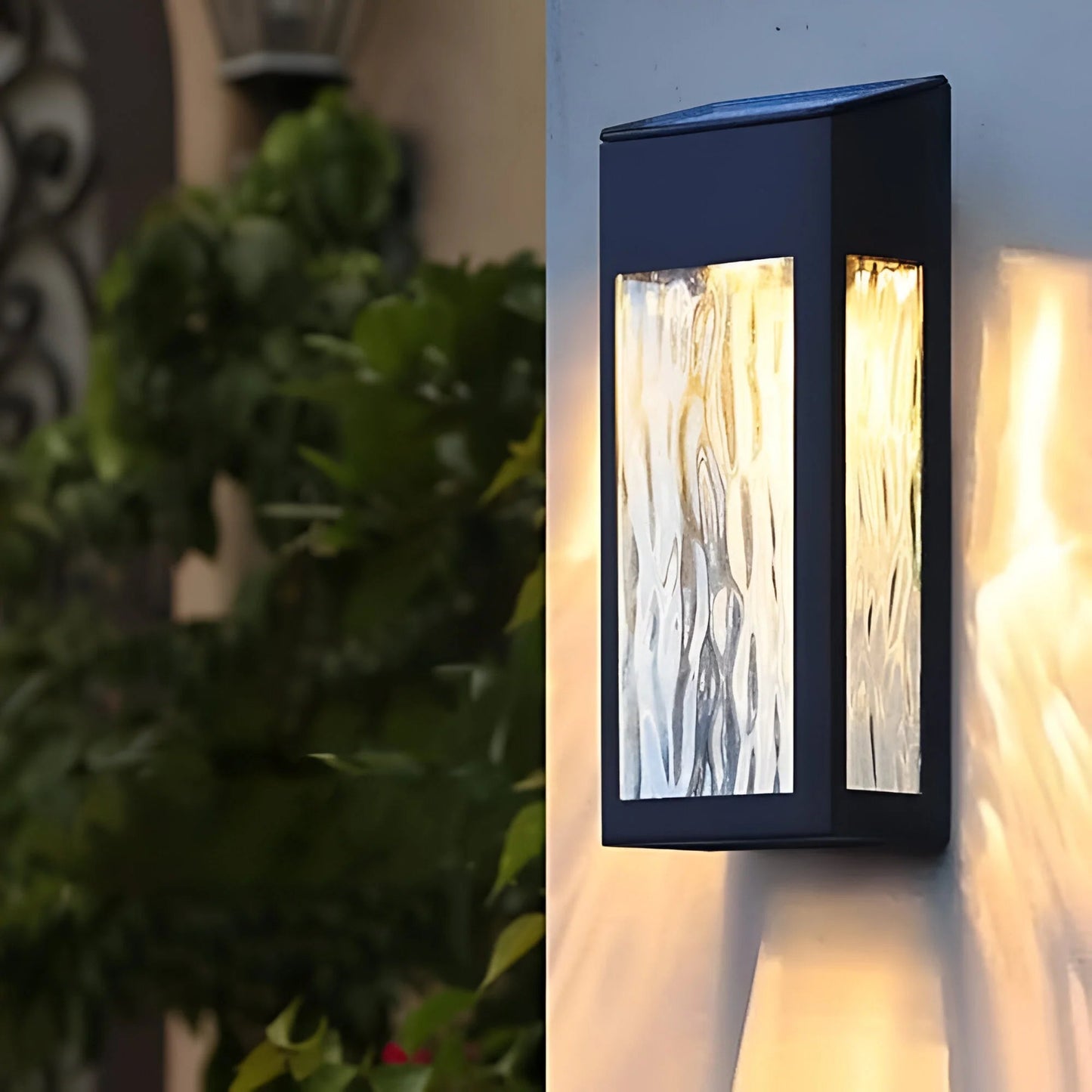 SolarGlow – zewnętrzna wodoodporna lampa ścienna zasilana energią słoneczną 2