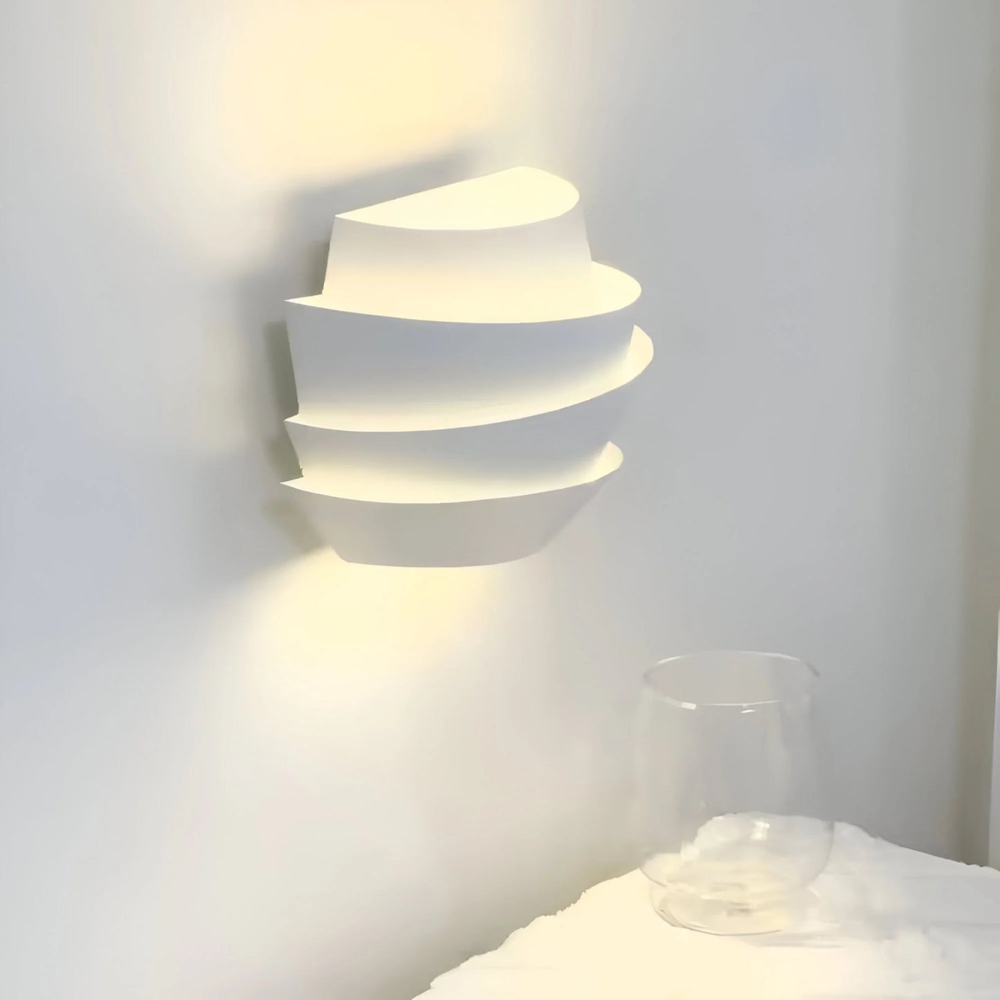 SolaraGlow – kinkiet inspirowany stylem francuskim 1