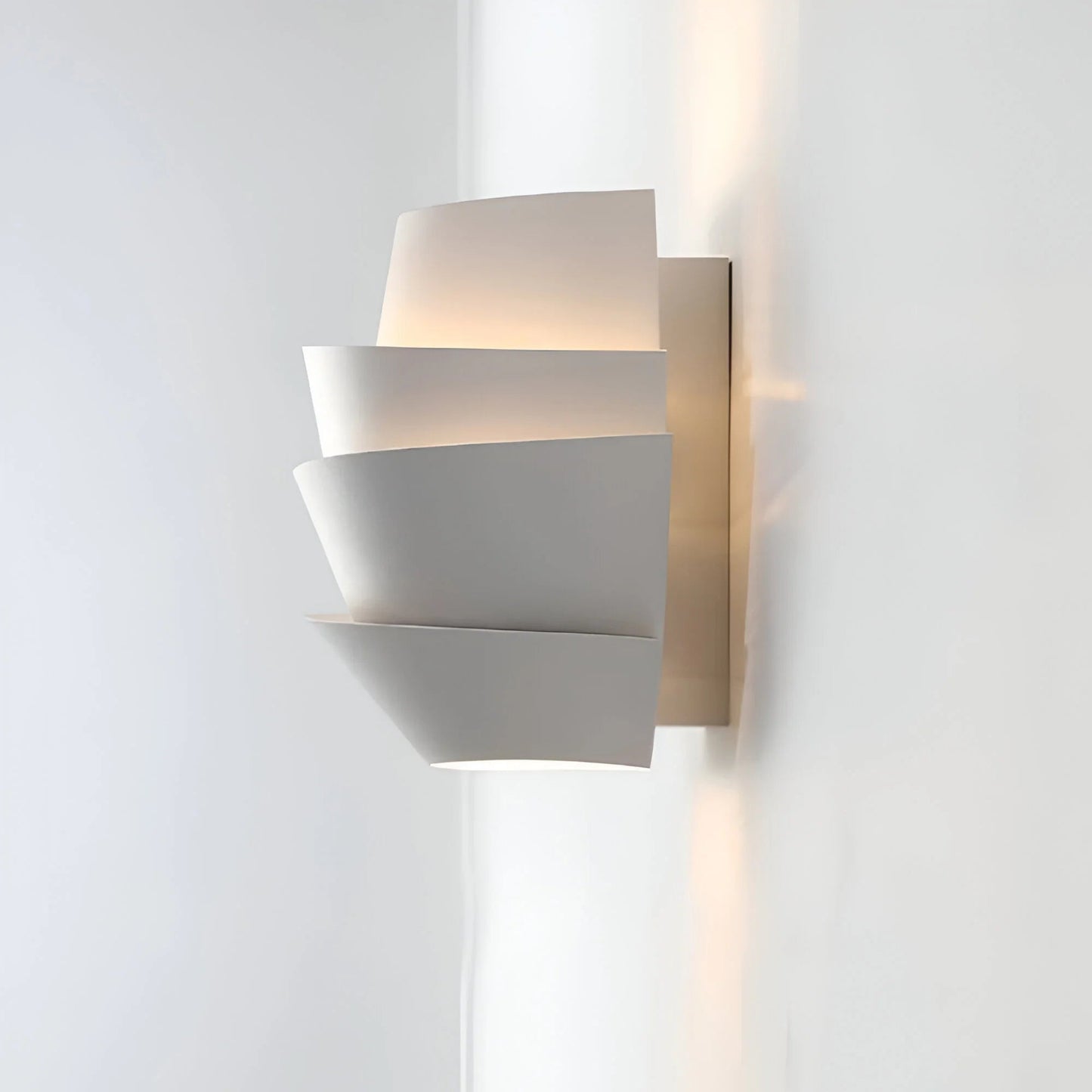 SolaraGlow – kinkiet inspirowany stylem francuskim 4