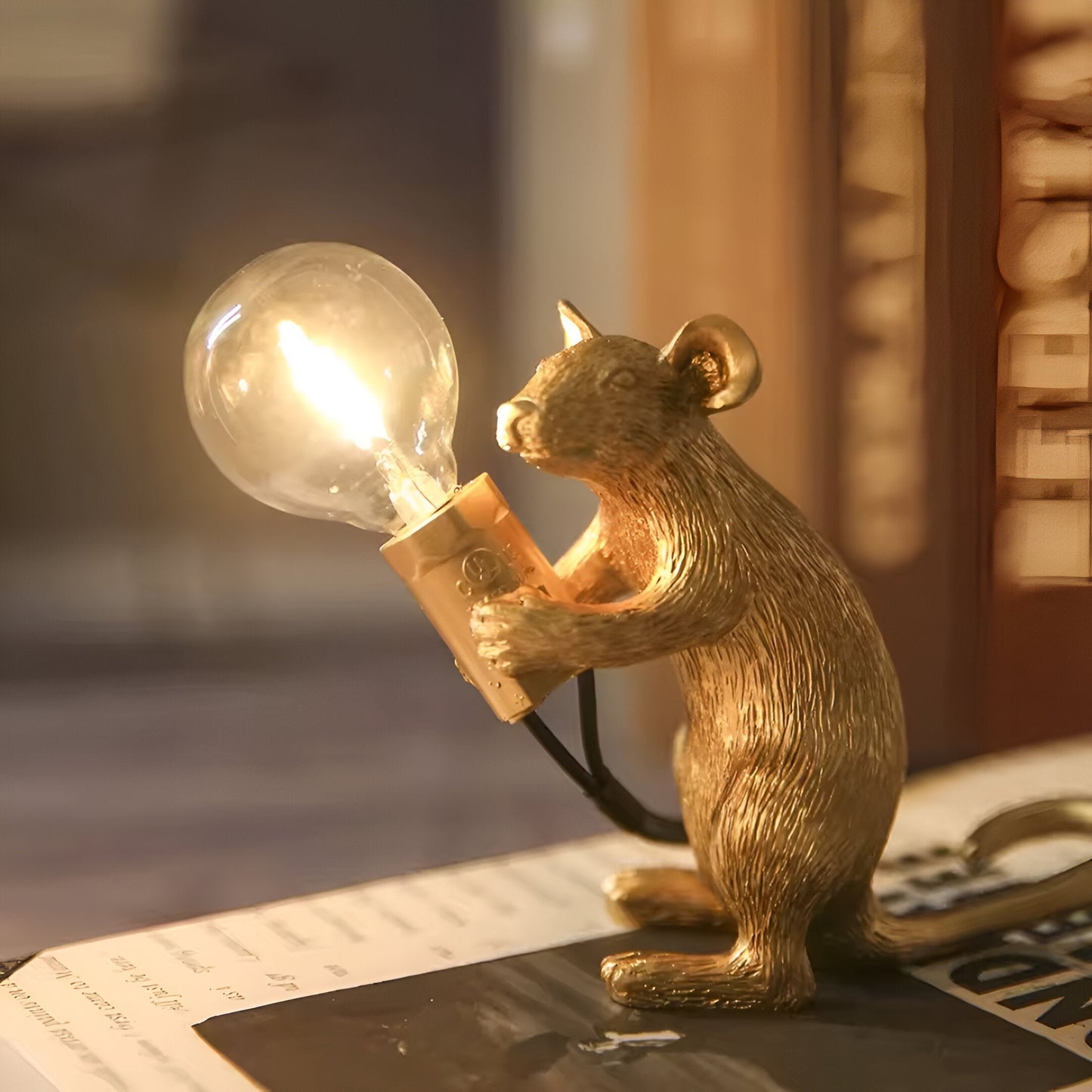 WhiskerGlow – Lampa stołowa LED w kształcie myszy 1