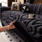 DecoraNest – Stylowy pokrowiec na sofę z wzorem labiryntu