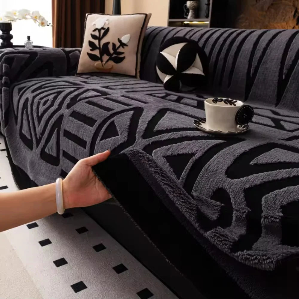 DecoraNest – Stylowy pokrowiec na sofę z wzorem labiryntu