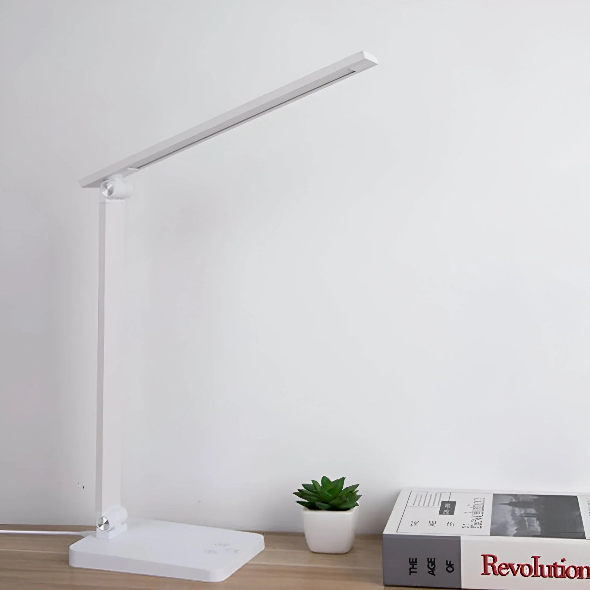 LumaFold – składana lampa stołowa LED z funkcją ściemniania dotykowego 1