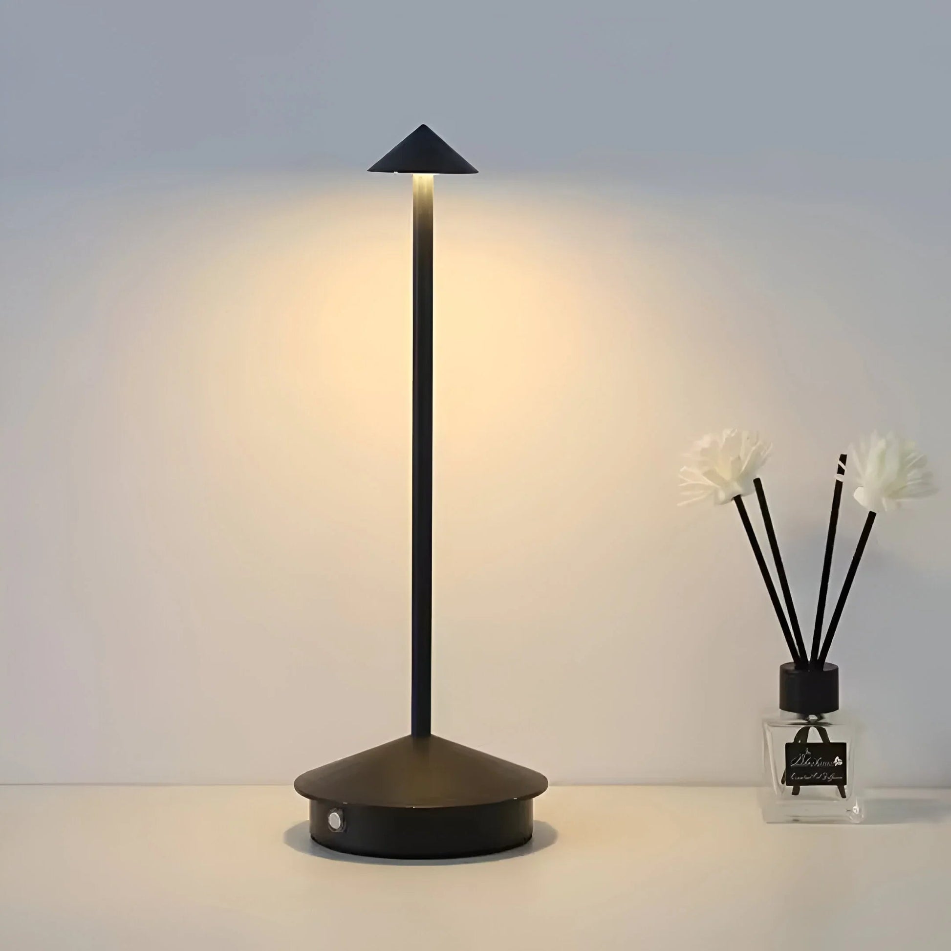 LumeaGlow – wodoodporna bezprzewodowa lampa stołowa LED 3
