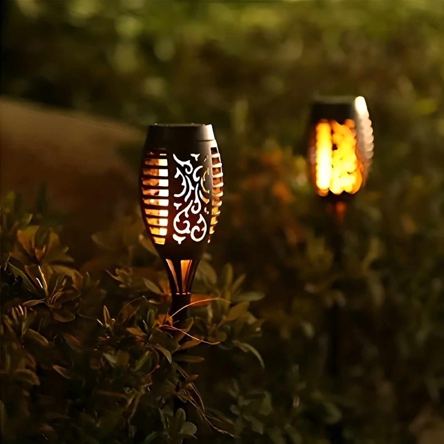 SolarFlame – Zewnętrzna lampa ogrodowa z płomieniem solarnym 2