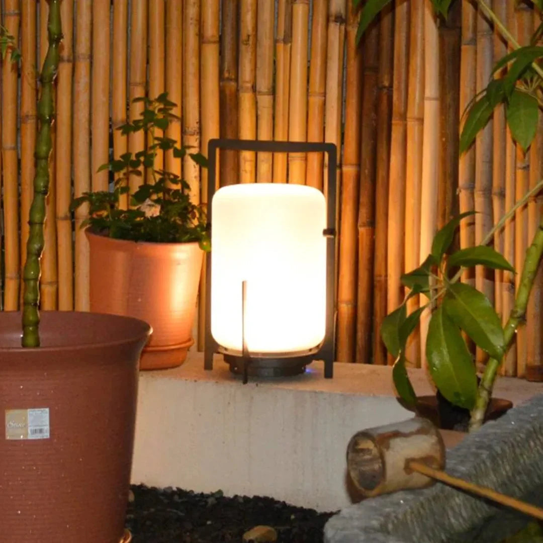 Solara – Lampa ogrodowa zasilana energią słoneczną 1