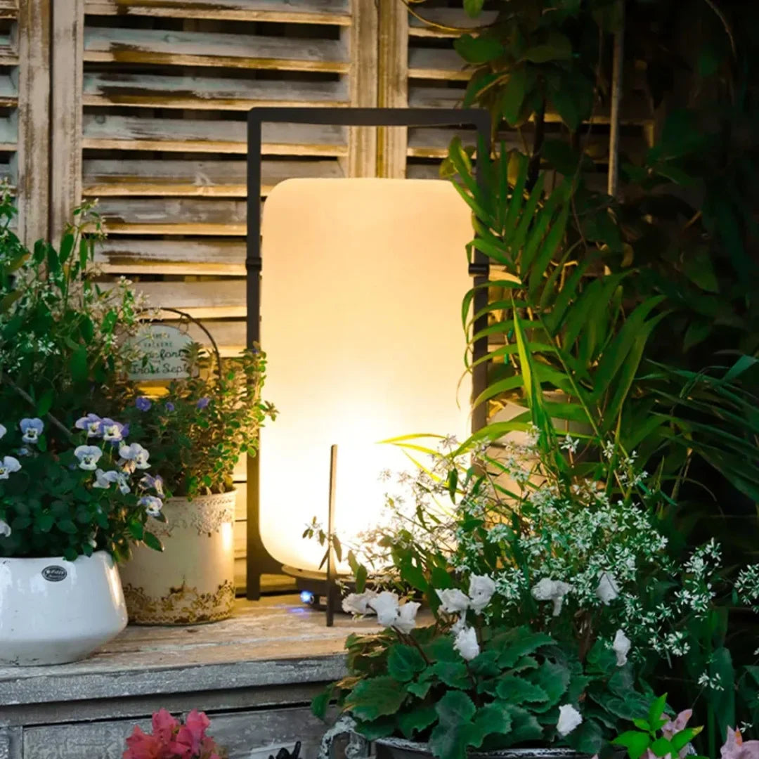 Solara – Lampa ogrodowa zasilana energią słoneczną 2