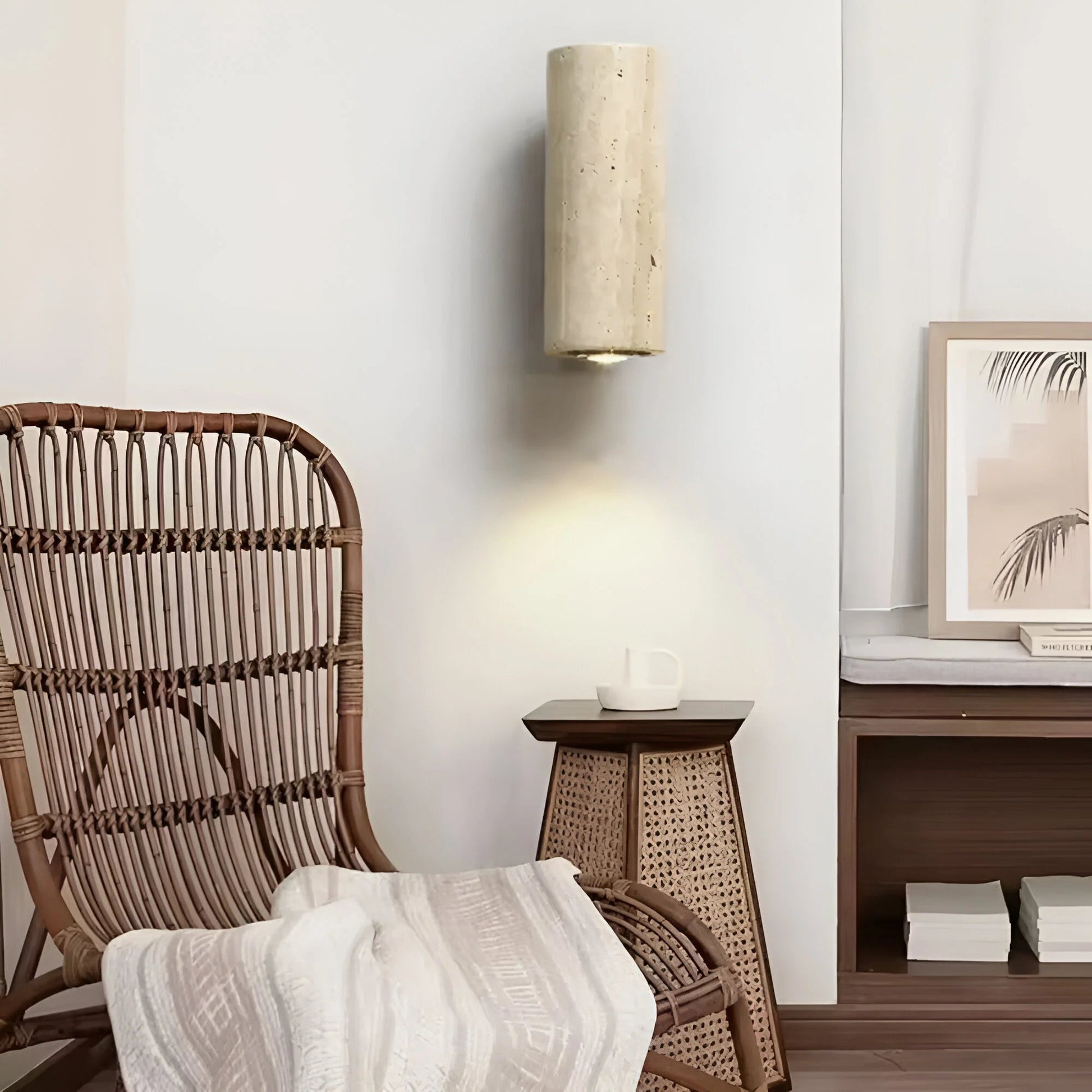 StoneLuxe – Naturalna lampa ścienna z trawertynu 8