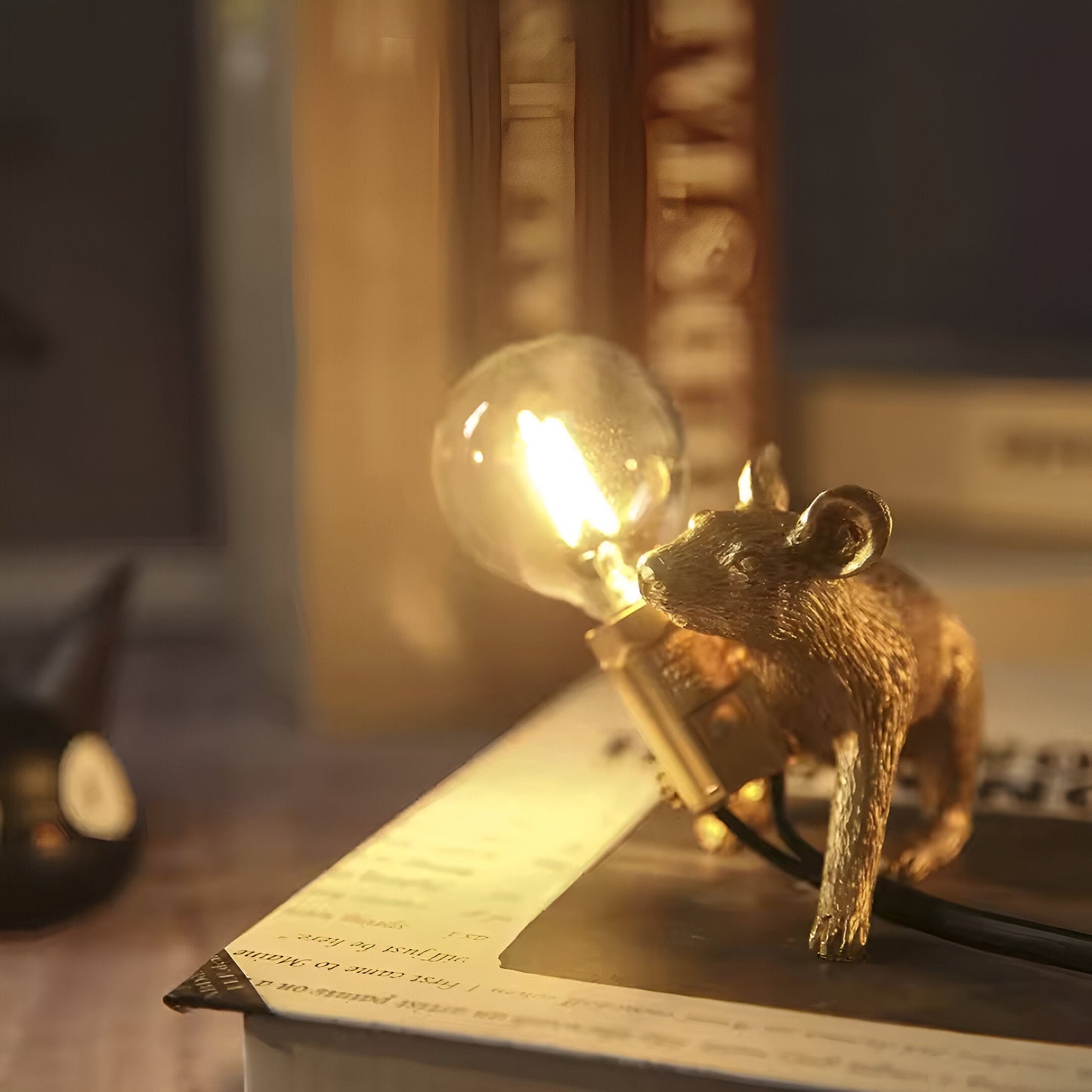 WhiskerGlow – Lampa stołowa LED w kształcie myszy 2